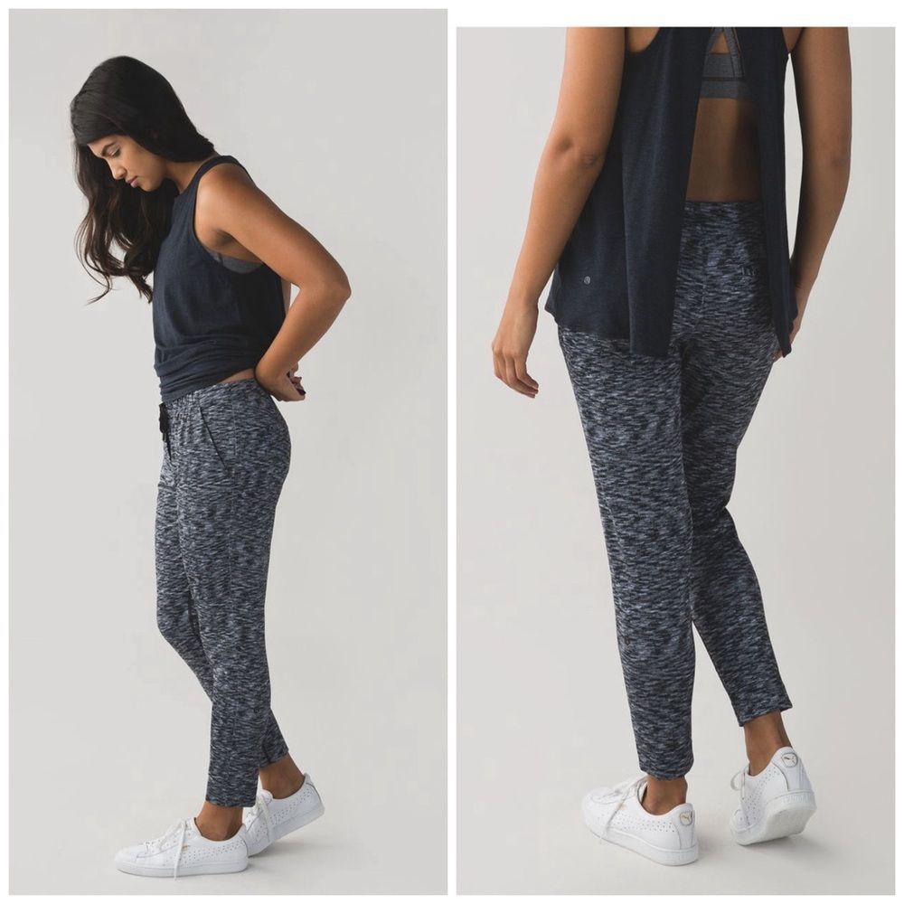 Lululemon Jet Crop (Slim) Dramatic Static White & Black Ankle Pants 8